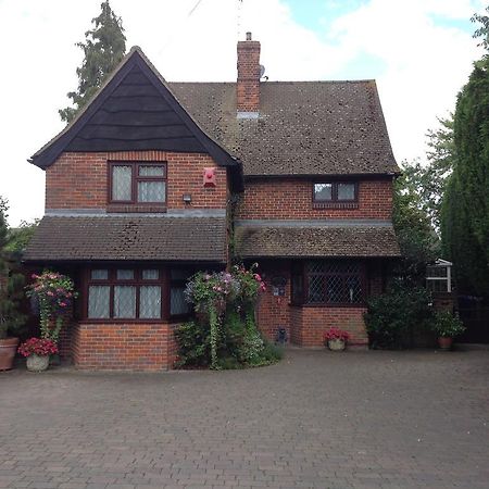 Tudor Cottage Bed & Breakfast CBG Εξωτερικό φωτογραφία