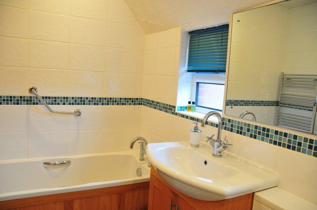 Tudor Cottage Bed & Breakfast CBG Εξωτερικό φωτογραφία
