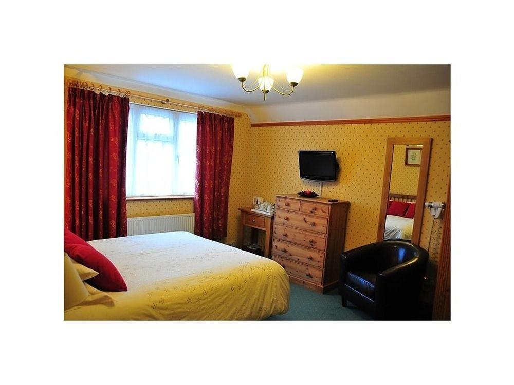 Tudor Cottage Bed & Breakfast CBG Εξωτερικό φωτογραφία
