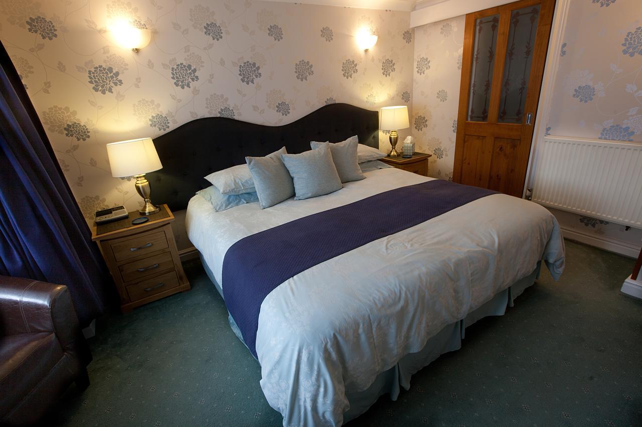 Tudor Cottage Bed & Breakfast CBG Εξωτερικό φωτογραφία