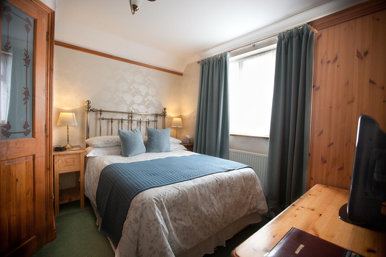 Tudor Cottage Bed & Breakfast CBG Εξωτερικό φωτογραφία