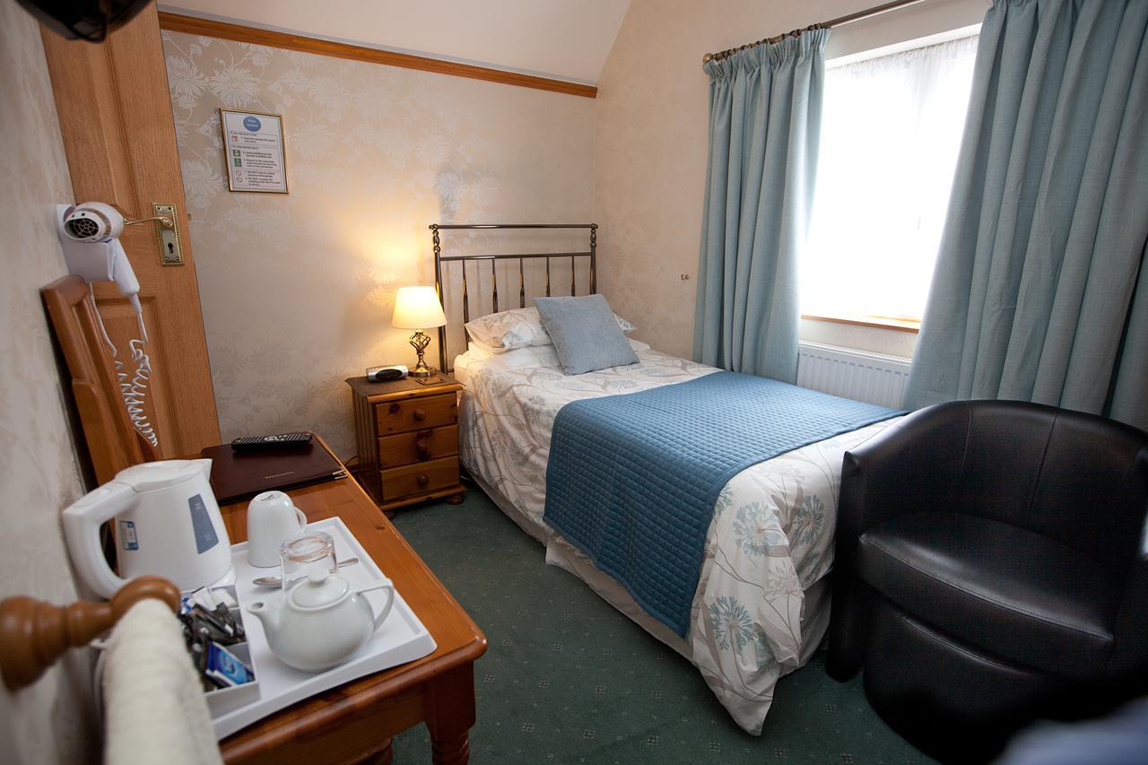 Tudor Cottage Bed & Breakfast CBG Εξωτερικό φωτογραφία