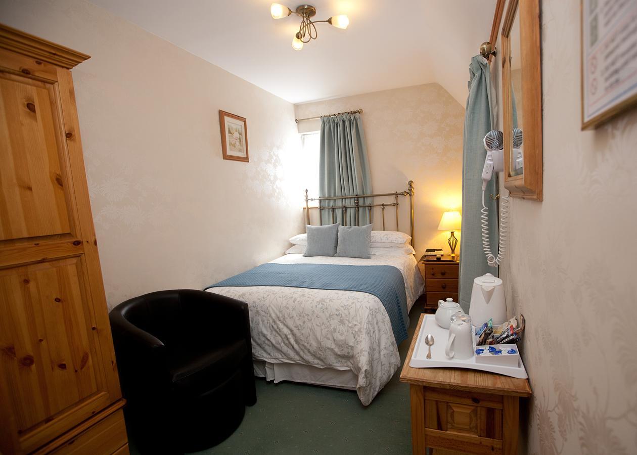 Tudor Cottage Bed & Breakfast CBG Εξωτερικό φωτογραφία