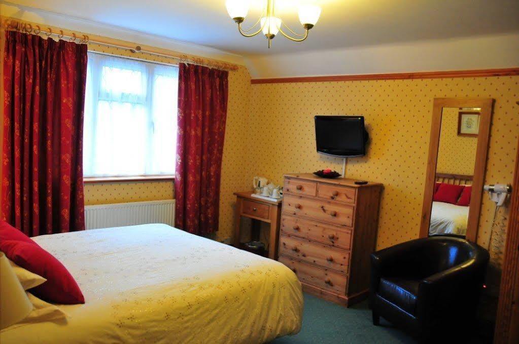 Tudor Cottage Bed & Breakfast CBG Εξωτερικό φωτογραφία